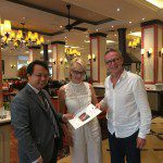 buc-do-vat-cu-ban-tai-metropole-2