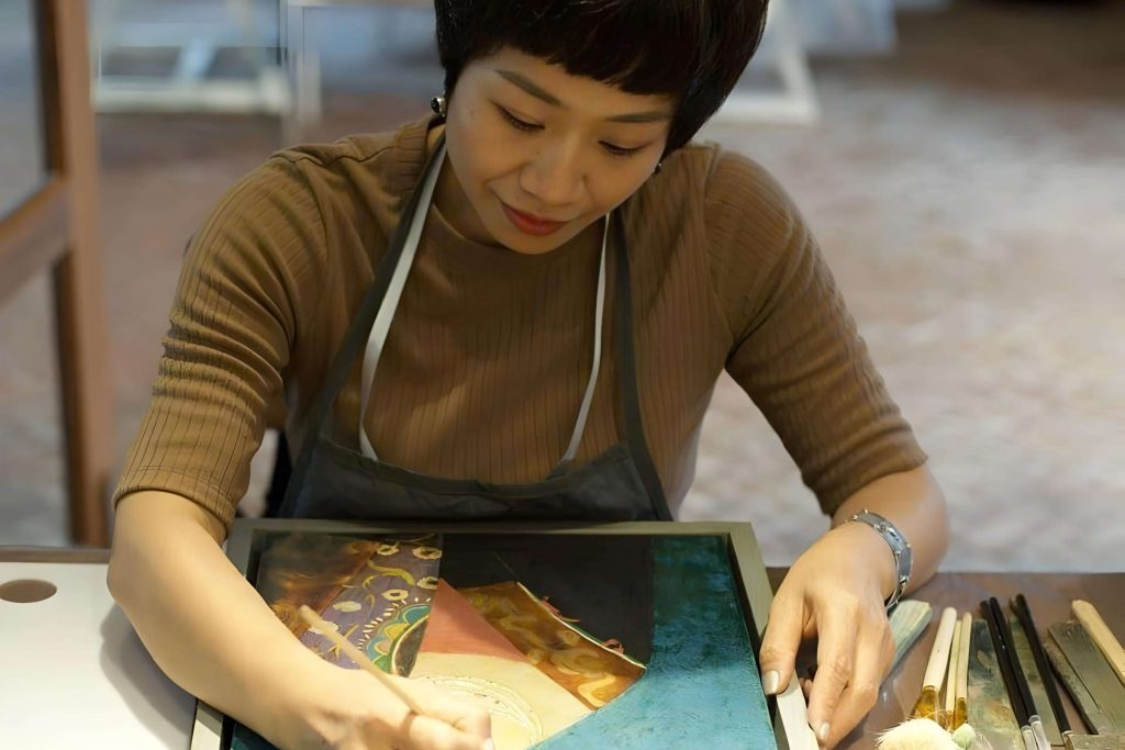 Artist Dang Hien Nguyen Art Gallery