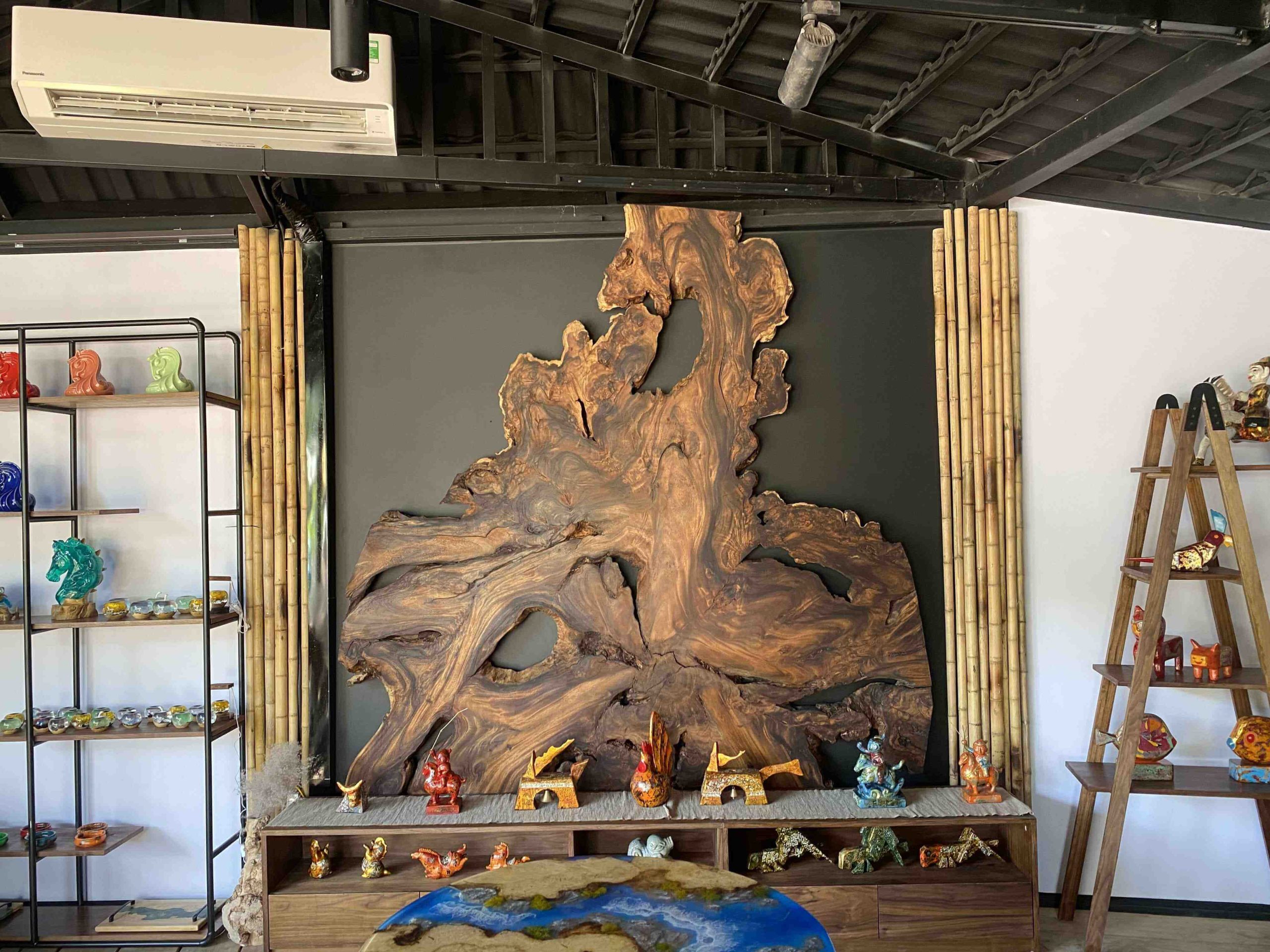 Artworks at Nguyen Art Gallery Ho Van_Vietnamese Artists & Vietnamese Painting