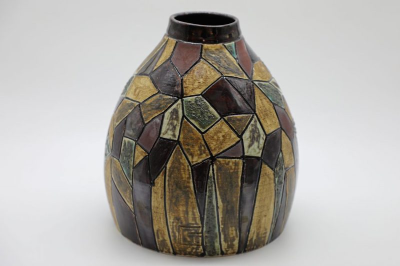 Autumn Vase I - Vietnamese Ceramic Artwork by Artist Nguyen Thu Thuy