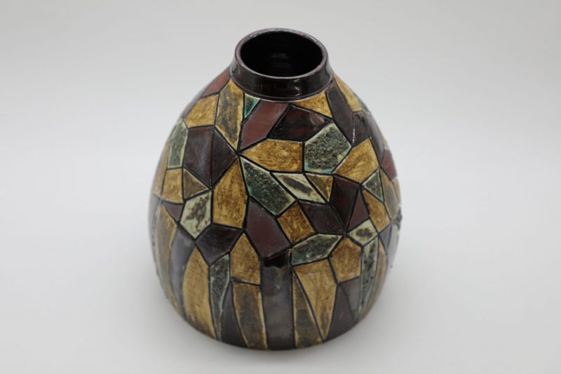 Autumn Vase I - Vietnamese Ceramic Artwork by Artist Nguyen Thu Thuy