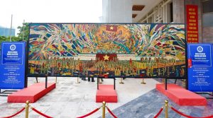“President Ho Chi Minh Reading the Declaration of Independence” – A Vietnamese Lacquer Art Masterpiece