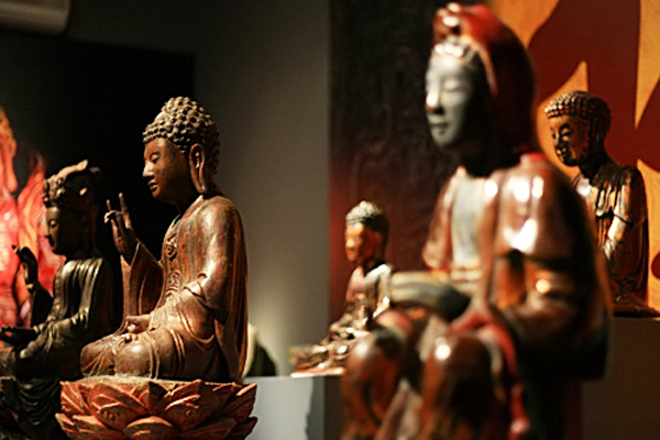 Exhibition Reveals Links Between Buddhism, Vietnamese