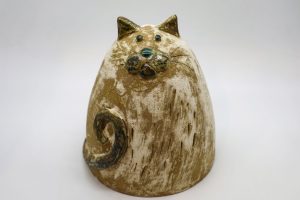 Kitty 01 - Vietnamese Ceramic Artwork by Artist Nguyen Thu Thuy