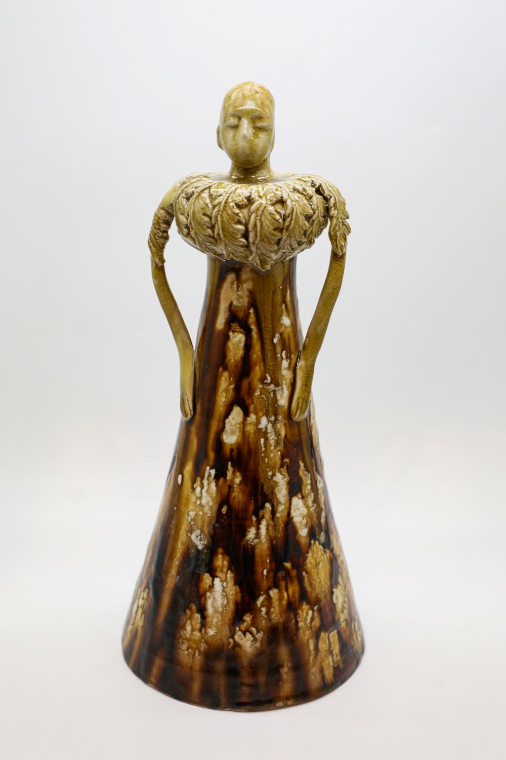 Lady 01 - Vietnamese Ceramic Artwork by Artist Nguyen Thu Thuy