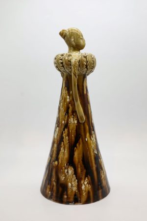 Lady 01 - Vietnamese Ceramic Artwork by Artist Nguyen Thu Thuy