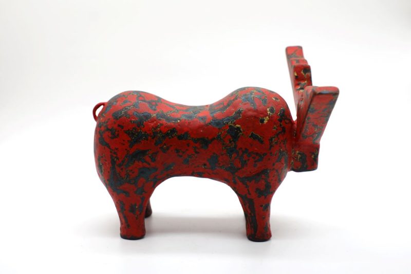 Reindeer II - Vietnamese Lacquer Artworks by Artist Nguyen Tan Phat