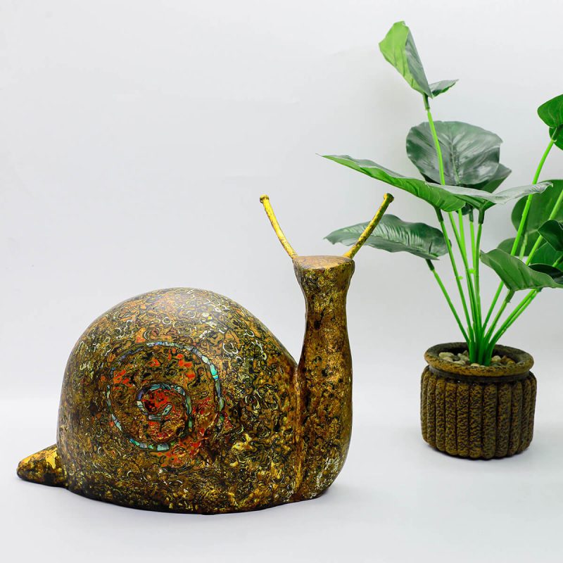 Snail VIII Vietnamese Lacquer Artwork by Artist Nguyen Tan Phat 2