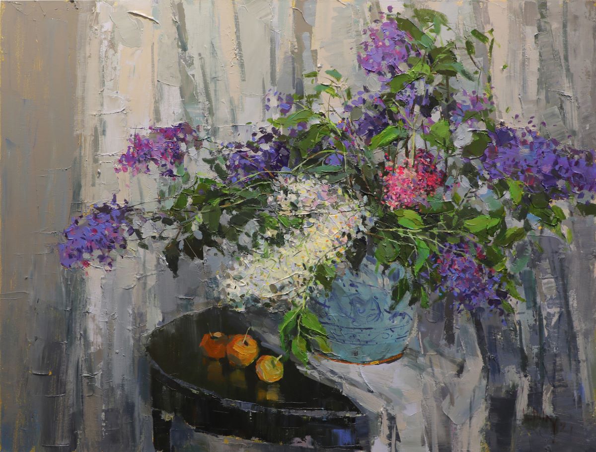 Still Life II - Vietnamese Oil Paintings of Flowers by Artist Le Huong