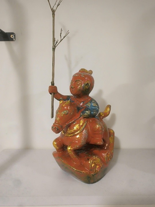 Saint Giong IV - Lacquer artwork by artist Nguyen Tan Phat