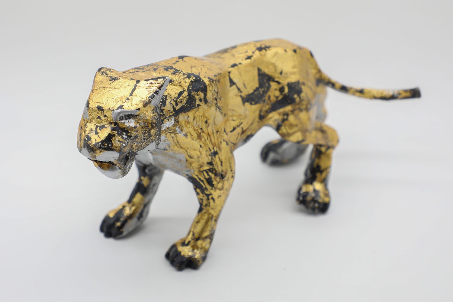 Tiger XVI - Vietnamese Lacquer Artworks by Artist Nguyen Tan Phat