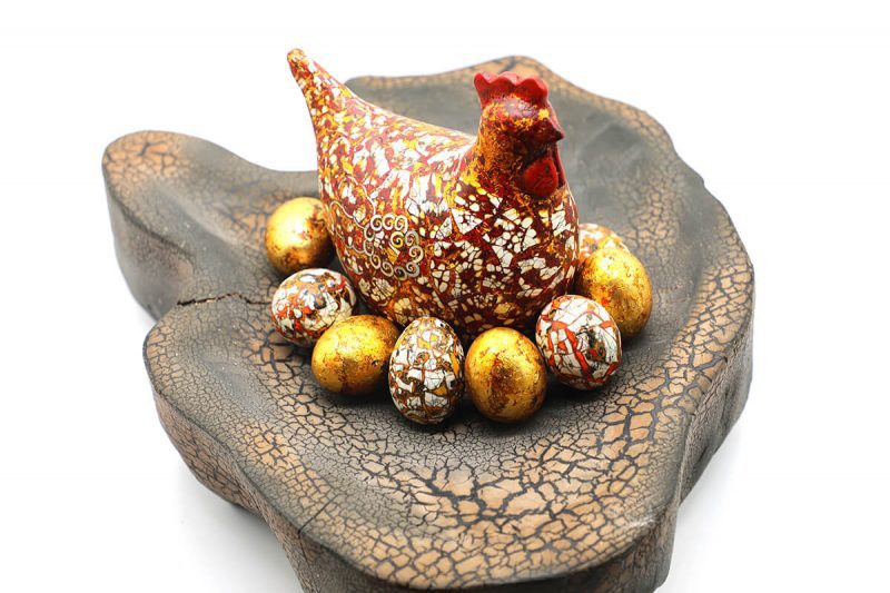 Beauteous Hen III - Vietnamese Lacquer Artworks by Artist Nguyen Tan Phat