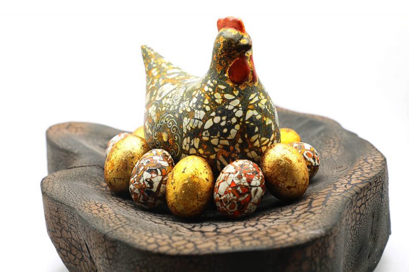 Beauteous Hen IV - Vietnamese Lacquer Artworks by Artist Nguyen Tan Phat