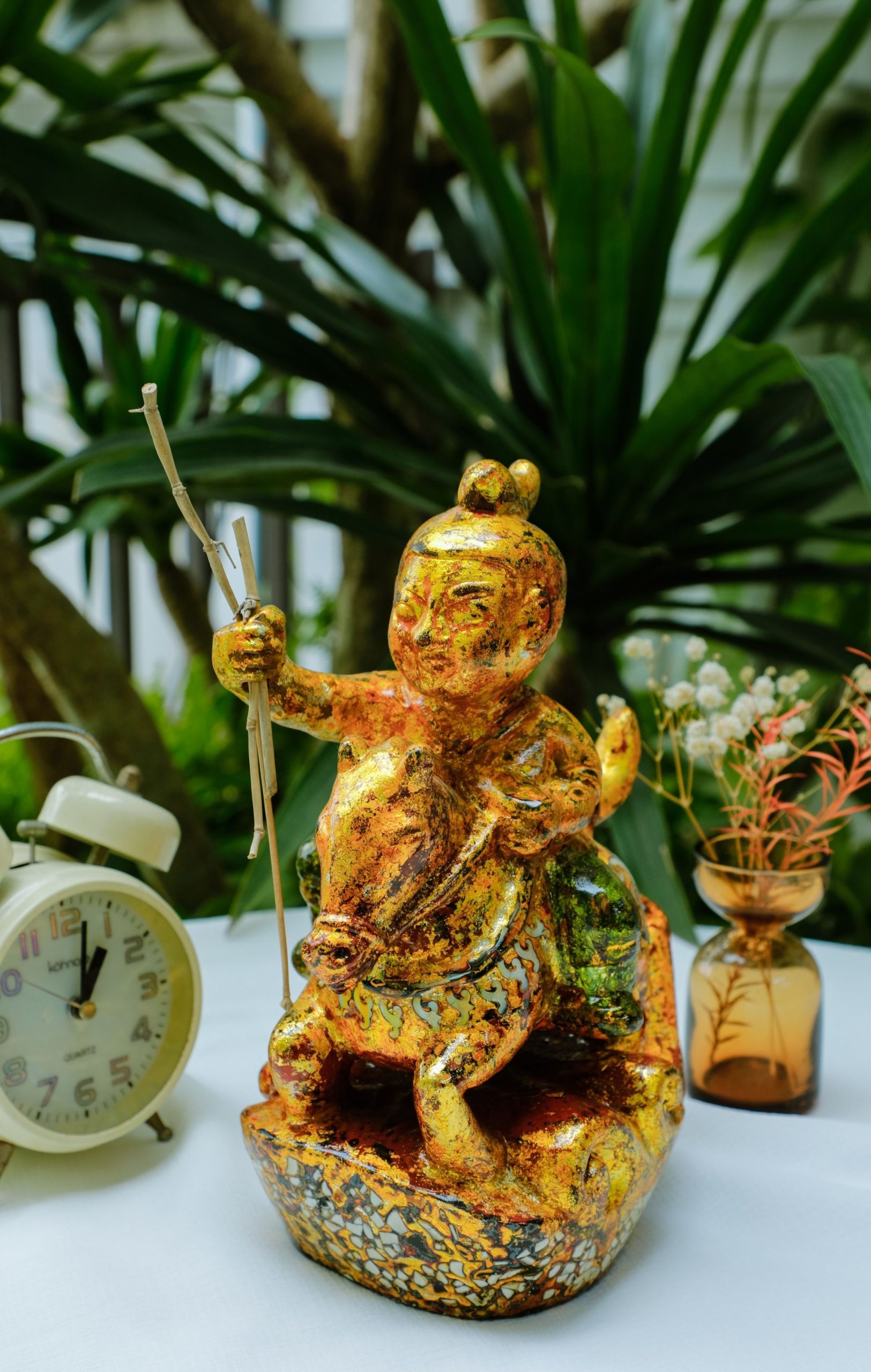 Saint Giong I - Lacquer artwork by artist Nguyen Tan Phat